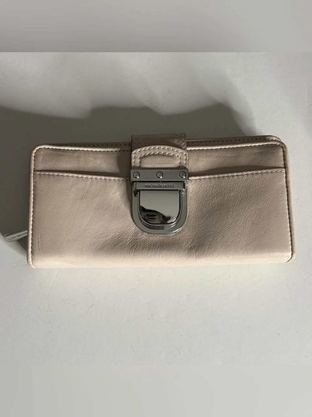 Michael Kors Leather Women's Wallet in Light Beige
